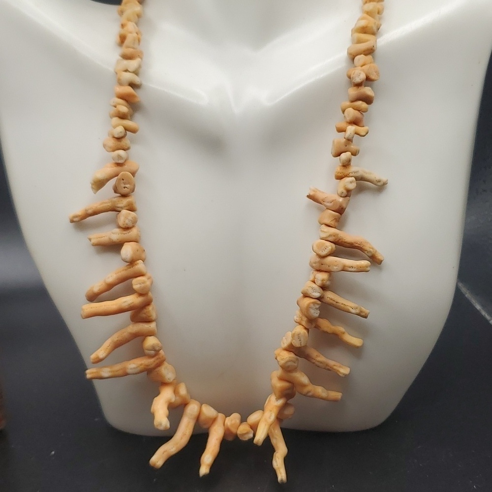 Authentic Vintage branch Angel skin coral spike necklace N3313‎